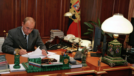 Putin rechaza las acusaciones de injerencia rusa en Ucrania